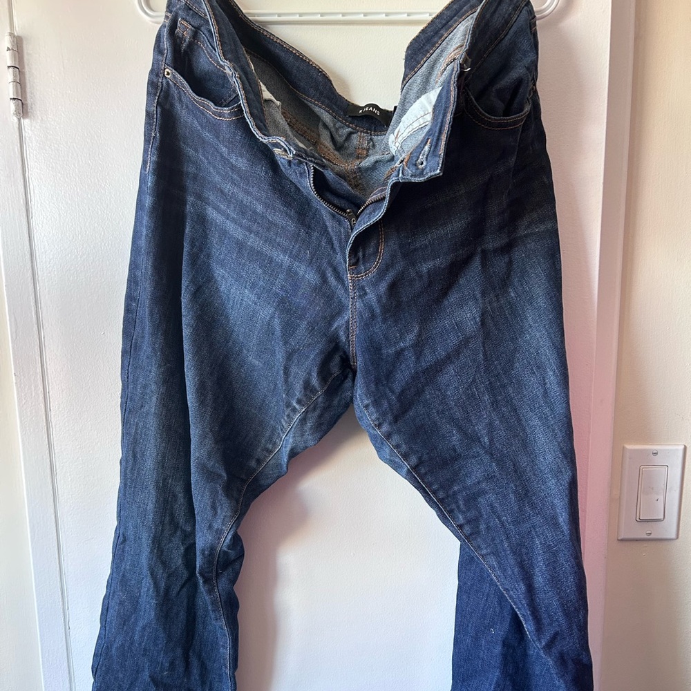 Reitman’s straight leg jeans